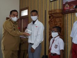 6 Yatim Piatu Korban Covid-19 Terima Biasiswa