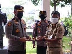 Kapolres Kendal Meletakkan Batu Pertama Pembangunan Mushola di Polsek Kangkung
