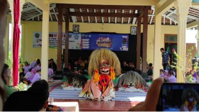 Barongan Wiro Singo Anom Meriahkan Edufair & Bazaar di Tambahrejo Blora