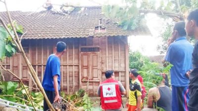 34 Rumah Warga Desa Pulo Terdampak Angin Puting Beliung