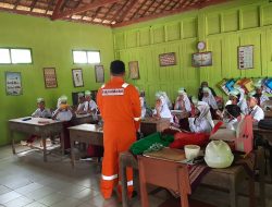 Saat Pegawai Exxonmobil Jadi ‘Guru Dadakan’ bagi Siswa SD di Blora, Begini Rasanya