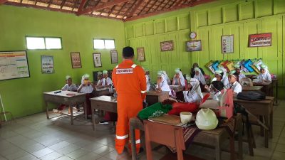 Saat Pegawai Exxonmobil Jadi ‘Guru Dadakan’ bagi Siswa SD di Blora, Begini Rasanya