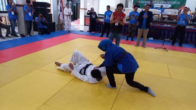 Buka Pra Porprov Judo di Blora, Wabup Etik Banting Atlet Pakai Jurus Ukiotoshi dan Ogoshi