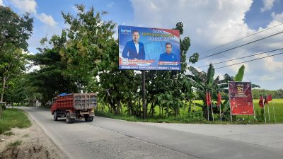 Baliho Bergambar AHY Terpampang di Jalan Blora-Purwodadi