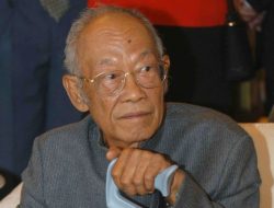 Pramoedya Ananta Toer : Dikenal Dunia, Dikecilkan di Tanah Kelahirannya