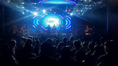 Konser Tipe-X di Blora Berlangsung Meriah, Penonton Terhipnotis