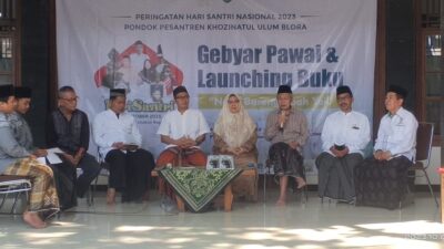 Peringati Hari Santri Nasional 2023, Ponpes Khozinatul Ulum Blora Launching Buku ‘Ngaji Bareng Abah Yai’
