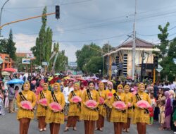Ribuan Ibu-ibu PKK Meriahkan Festival Berkebaya dalam Rangkaian HUT Blora ke-274