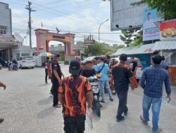 Relawan Ahmad Luthfi Bagikan Ratusan Nasi Bungkus