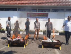Kejari Blora Musnahkan Barang Bukti Pidana Umum yang Telah Inkrah
