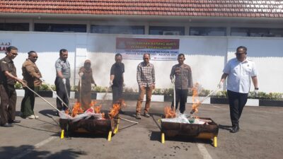 Kejari Blora Musnahkan Barang Bukti Pidana Umum yang Telah Inkrah