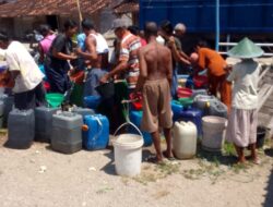 Rumah Relawan Ahmad Luthfi Berikan Bantuan Air Bersih untuk Atasi Kekeringan di Blora