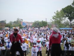 Senam Bersama di Blora Meriahkan Kampanye Ahmad Luthfi – Taj Yasin MZ, Ribuan Warga Hadir