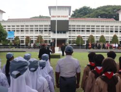 Berpakaian Adat Jawa, Bupati Blora Pimpin Upacara Hardiknas