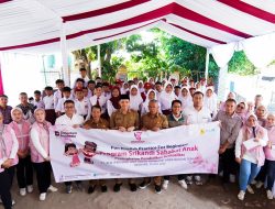 Srikandi PLN Bikin Belajar Bahasa Inggris Jadi Seru, Anak-anak Desa Ciapus Antusias!