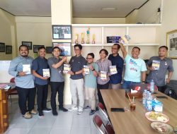 Kunjungi PWI Blora, Bawaslu Bangun Sinergitas dan Serahkan Buku ‘Jejak Pengawasan Pemilihan Serentak 2024’