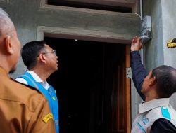 PLN UIT Jawa Bagian Tengah Wujudkan Akses Listrik Gratis bagi Warga Kurang Mampu di Ciamis