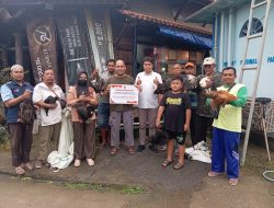Peduli Ketahanan Pangan, Anggota DPRD Kendal Dwi Margo Utomo Bagikan 50 Paket Ternak Ayam di Weleri