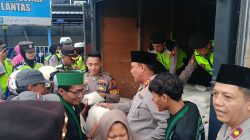 Polres Blora Gandeng Mahasiswa dan Pelajar Bagikan Takjil Serta Beras di Tugu Pancasila