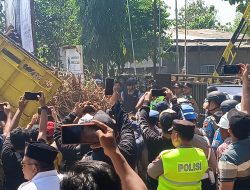 Aksi Tumpah Tebu di Pabrik Gula GMM Blora Sebagai Bentuk Protes Para Petani