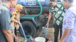 Turun Langsung Terjang Kekeringan, Bupati Blora Salurkan 10 Tangki Air untuk Warga Pilang dan Pengkoljagong